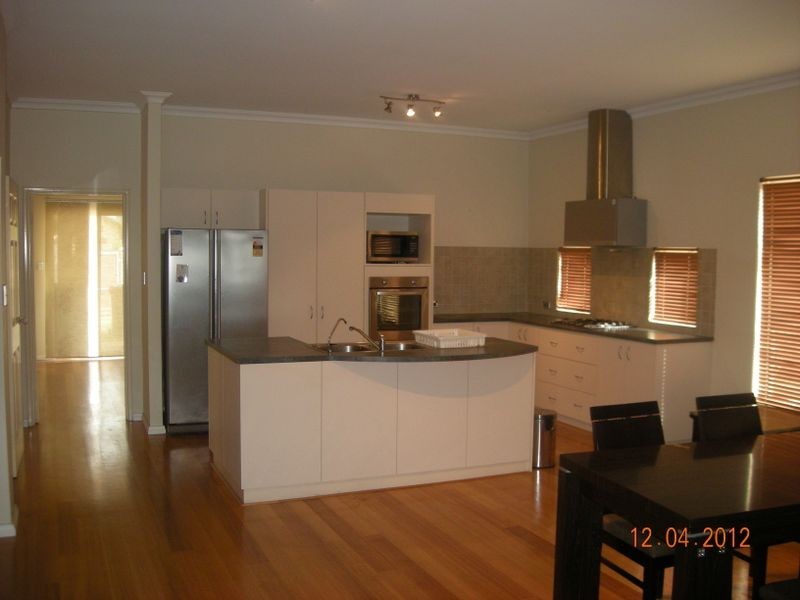 27 Harmony Avenue, Atwell WA 6164