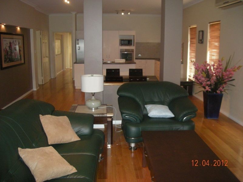 27 Harmony Avenue, Atwell WA 6164