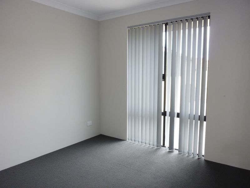 2 / 16 Riverina Parade, Munster WA 6166