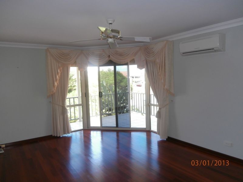 25 Duchart Way, Coogee WA 6166