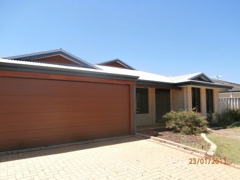 6 Avon Crescent, Atwell WA 6164