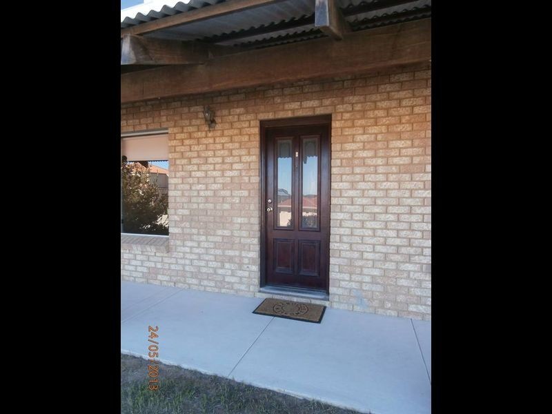 35 Fairbairn Road, Coogee WA 6166