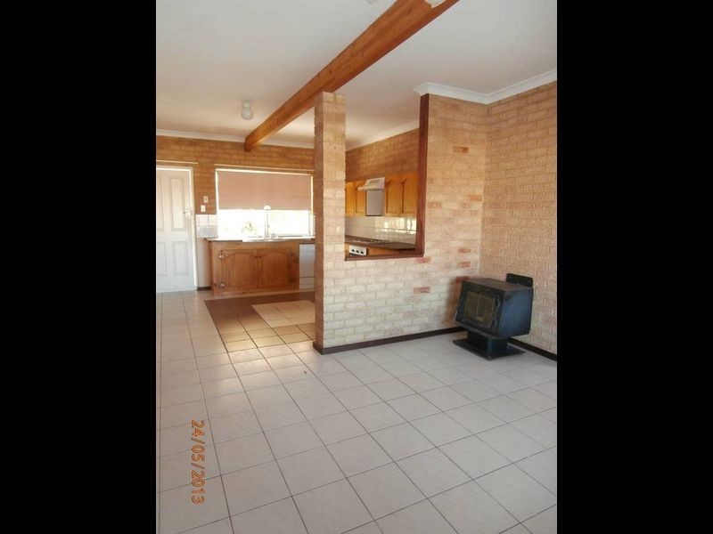 35 Fairbairn Road, Coogee WA 6166