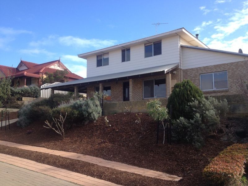 35 Fairbairn Road, Coogee WA 6166