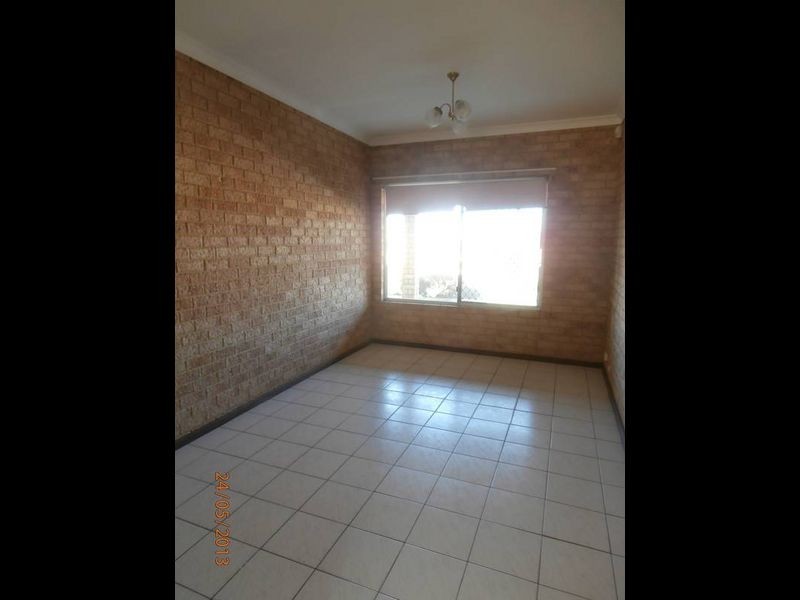 35 Fairbairn Road, Coogee WA 6166