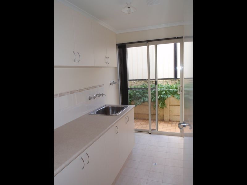 4 / 44 Sawle Road, Hamilton Hill WA 6163