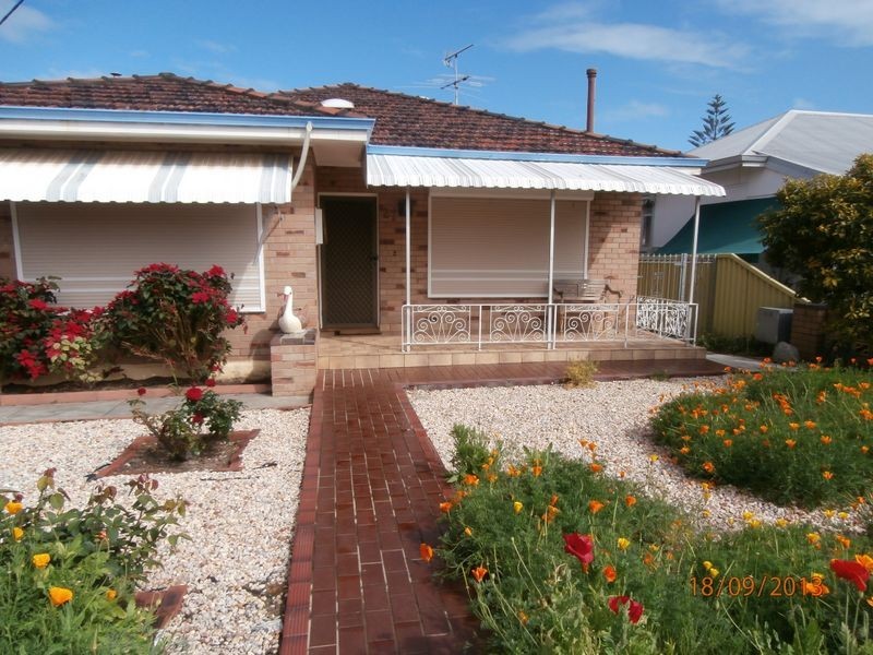 27 Ethelwyn Street, Hilton WA 6163