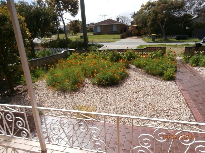 27 Ethelwyn Street, Hilton WA 6163