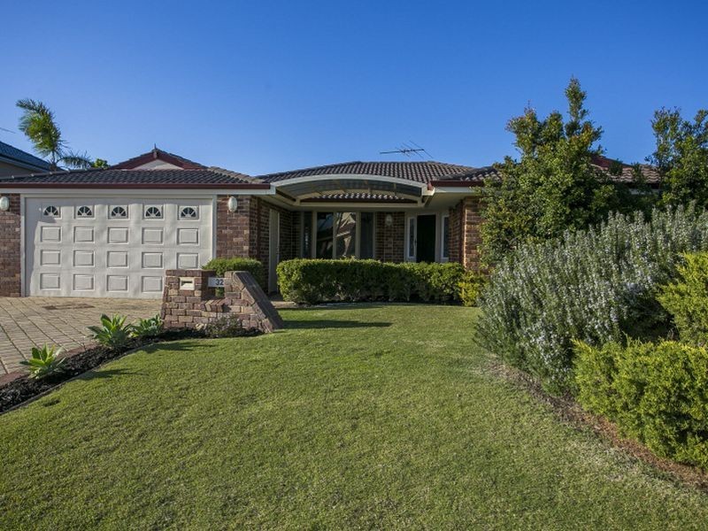 32 Motril Avenue, Coogee WA 6166