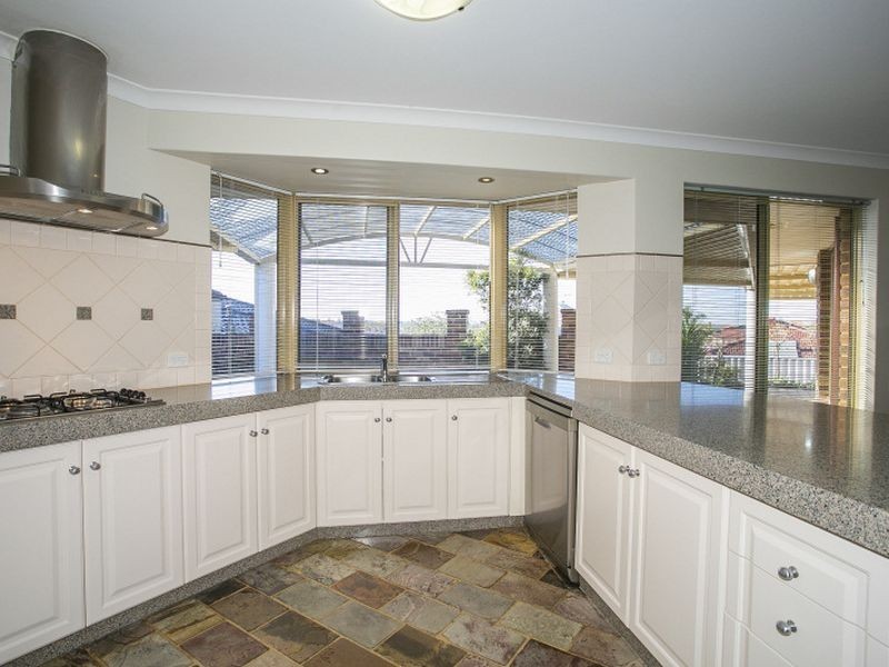 32 Motril Avenue, Coogee WA 6166