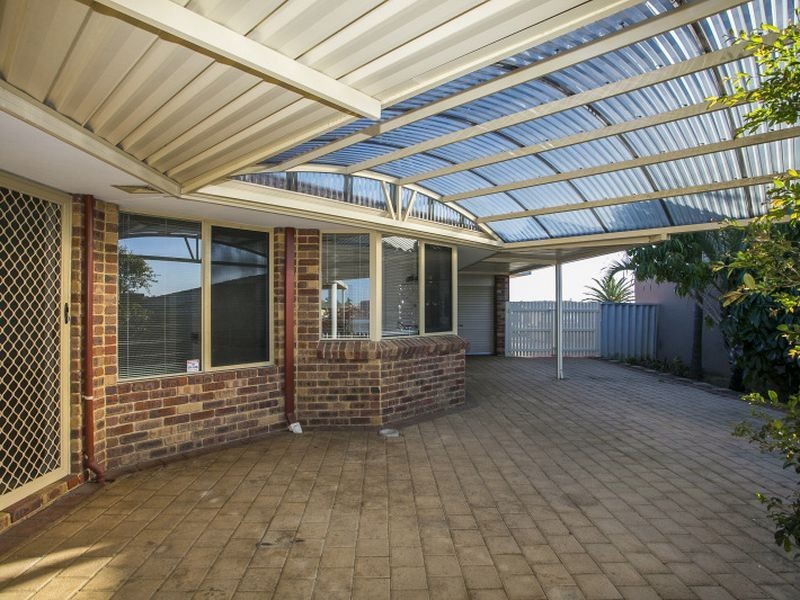 32 Motril Avenue, Coogee WA 6166