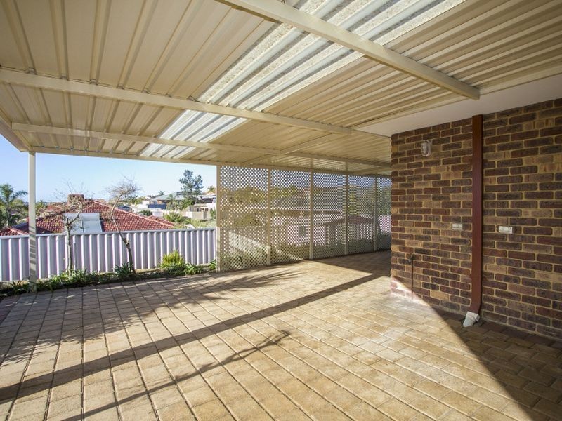 32 Motril Avenue, Coogee WA 6166