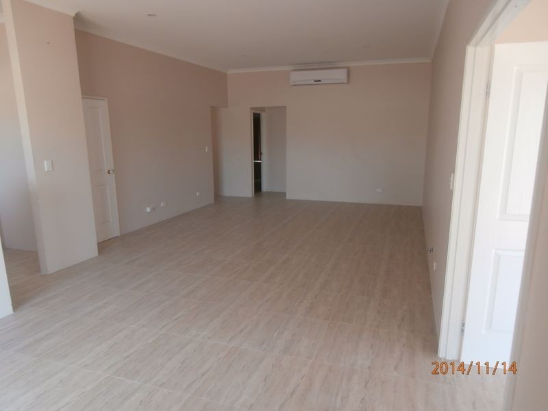 8 Ellery Court, Success WA 6164