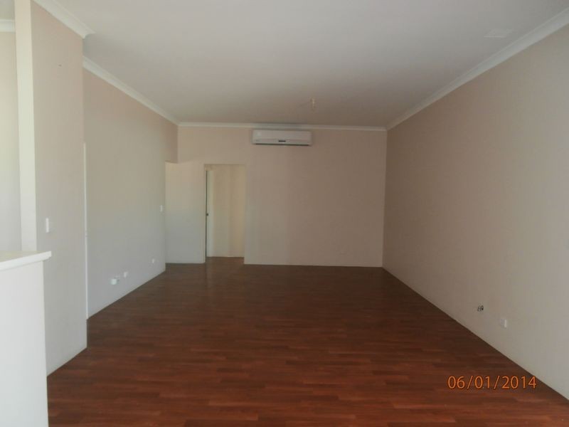 8 Ellery Court, Success WA 6164