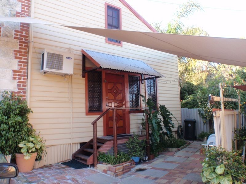 89b Wray Avenue, Fremantle WA 6160