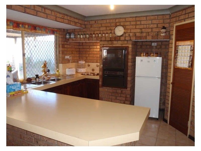 16 Taylor Close, Leda WA 6170
