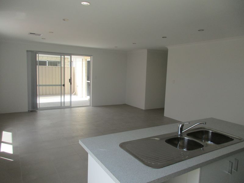 2/33 Freeth Road, Spearwood WA 6163