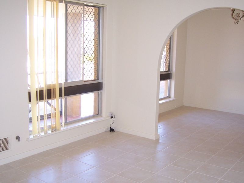 6 Steinbeck Place, Spearwood WA 6163