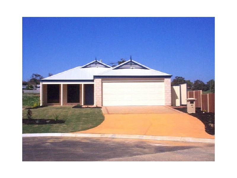 16 Hyam Street, Hamilton Hill WA 6163