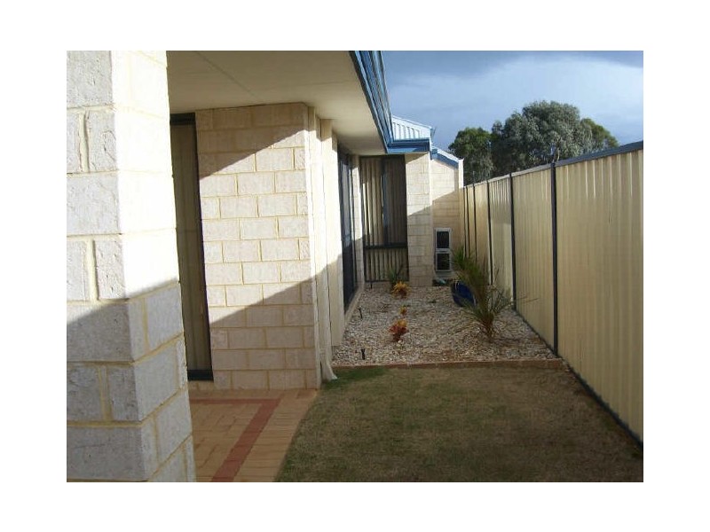 16 Hyam Street, Hamilton Hill WA 6163