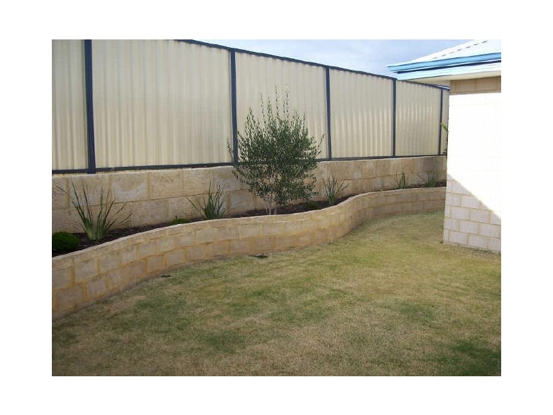 16 Hyam Street, Hamilton Hill WA 6163