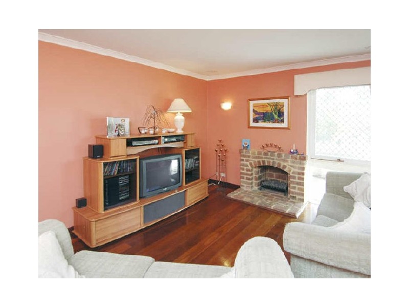 24 Trevor Court, Roleystone WA 6111