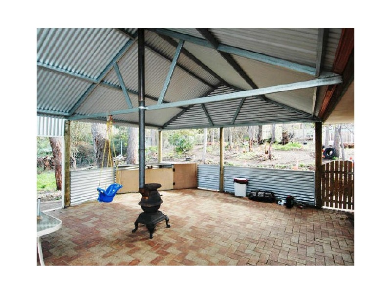 13 Kurrajong Street, Roleystone WA 6111