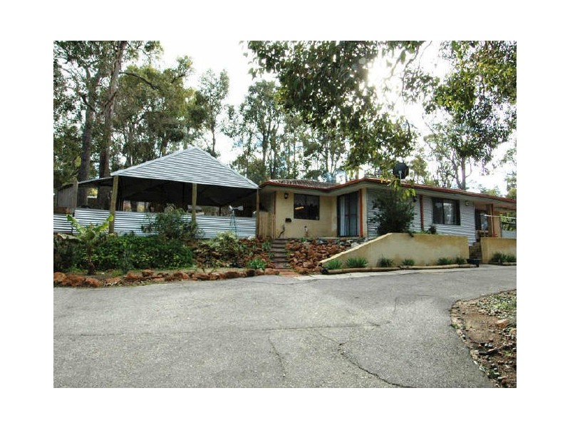 13 Kurrajong Street, Roleystone WA 6111