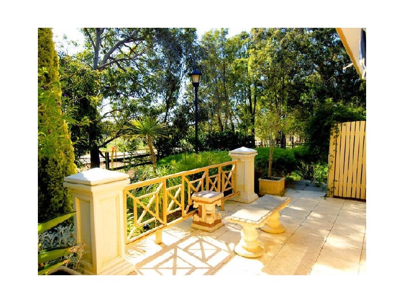 4 Butcher Road, Darling Downs WA 6122