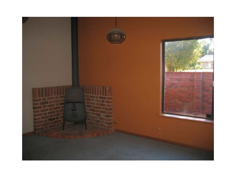 10 Oakfield Place, Kelmscott WA 6111