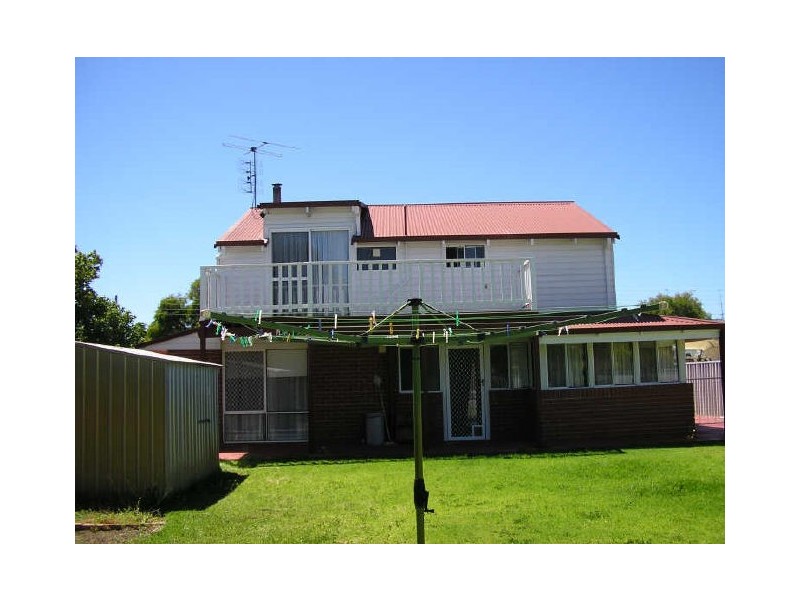 12 Jolliffe Street, Busselton WA 6280