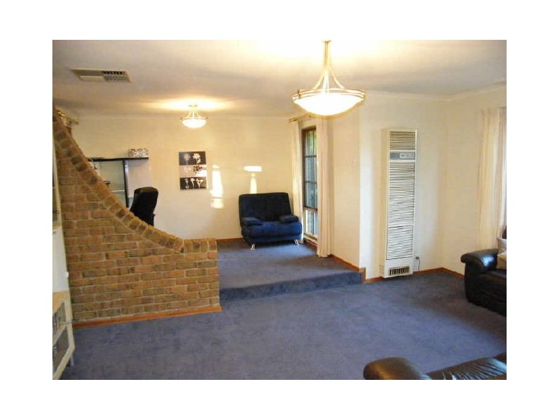 24 Neeangarra Crescent, Hallett Cove SA 5158