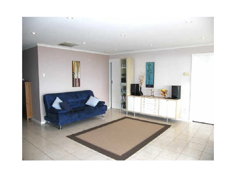 24 Neeangarra Crescent, Hallett Cove SA 5158