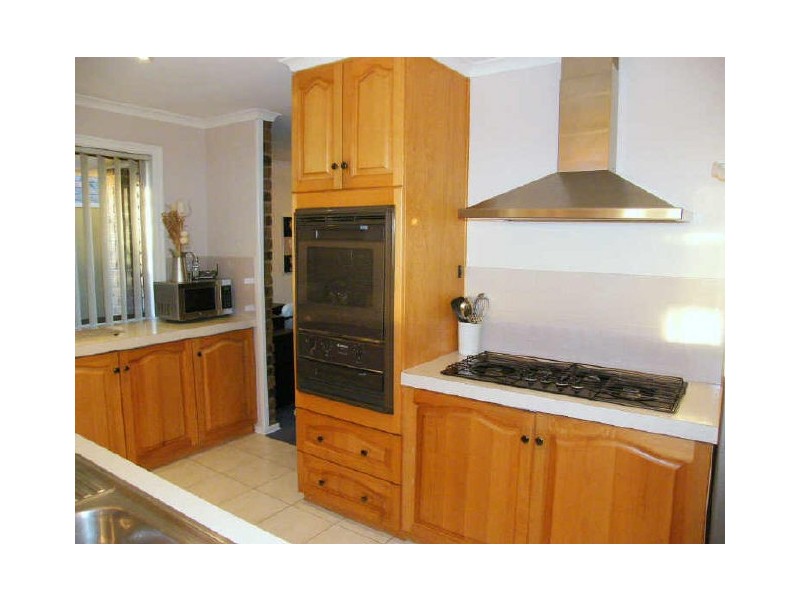 24 Neeangarra Crescent, Hallett Cove SA 5158