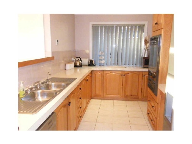 24 Neeangarra Crescent, Hallett Cove SA 5158