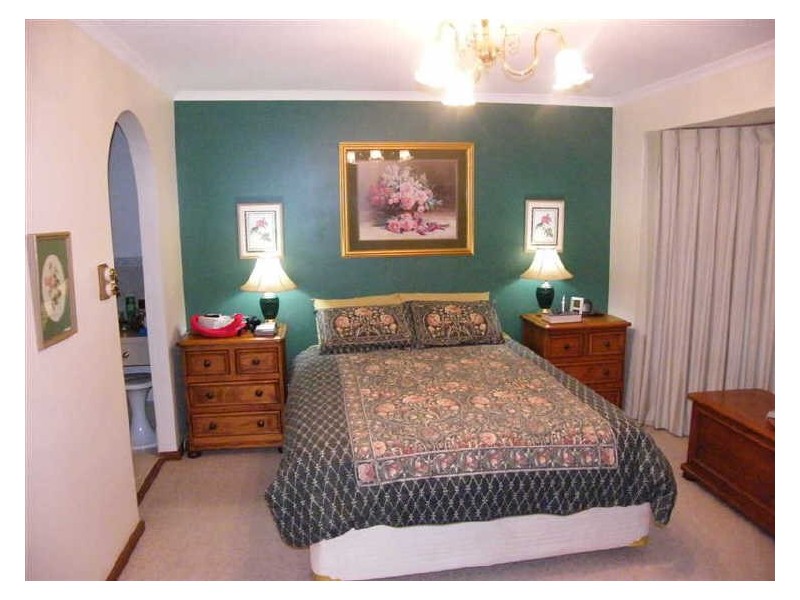 24 Osmanli Drive, Hallett Cove SA 5158