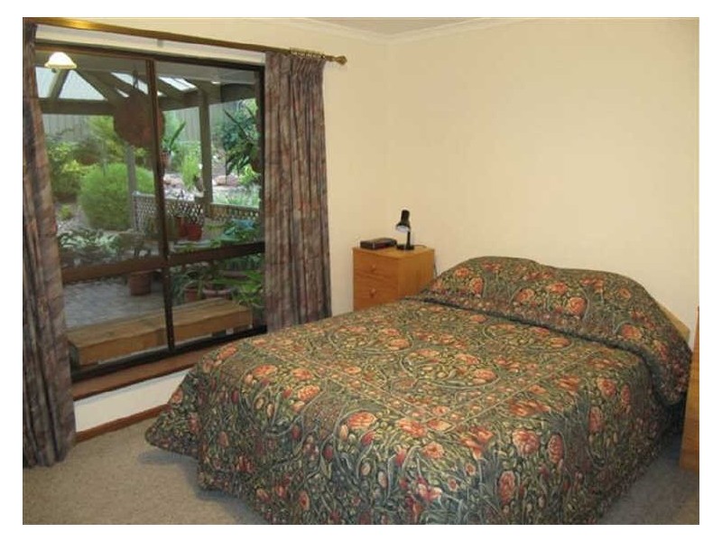 24 Osmanli Drive, Hallett Cove SA 5158