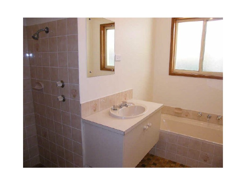 13 Chifley Crescent, Trott Park SA 5158