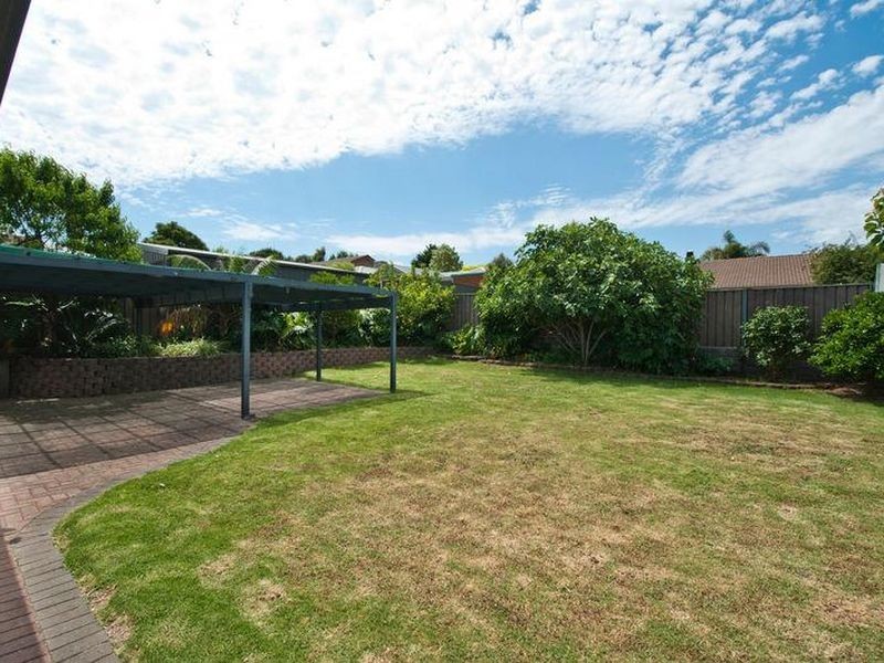 8 Hedgerow Crescent, Hallett Cove SA 5158