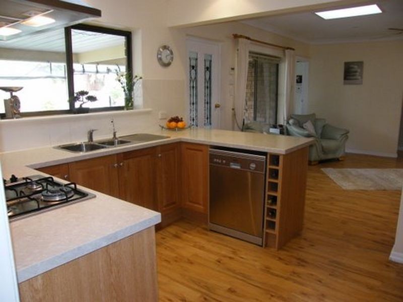 16 Koomooloo Crescent, Hallett Cove SA 5158