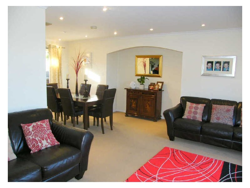 2 Madison Court, Hallett Cove SA 5158