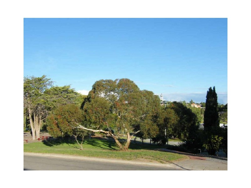 2 Madison Court, Hallett Cove SA 5158