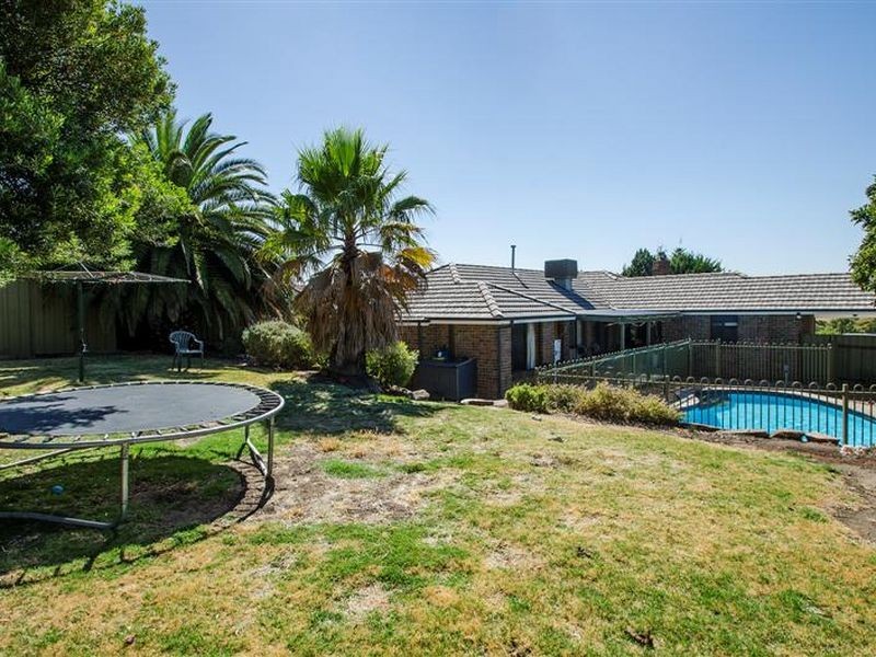 11 Quinvale Road, Hallett Cove SA 5158