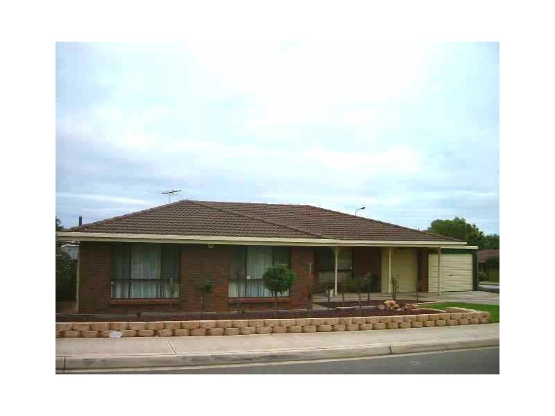 32 Rogana Crescent, Hallett Cove SA 5158