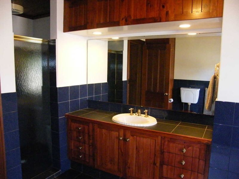 8 Mirrabooka Crescent, Hallett Cove SA 5158