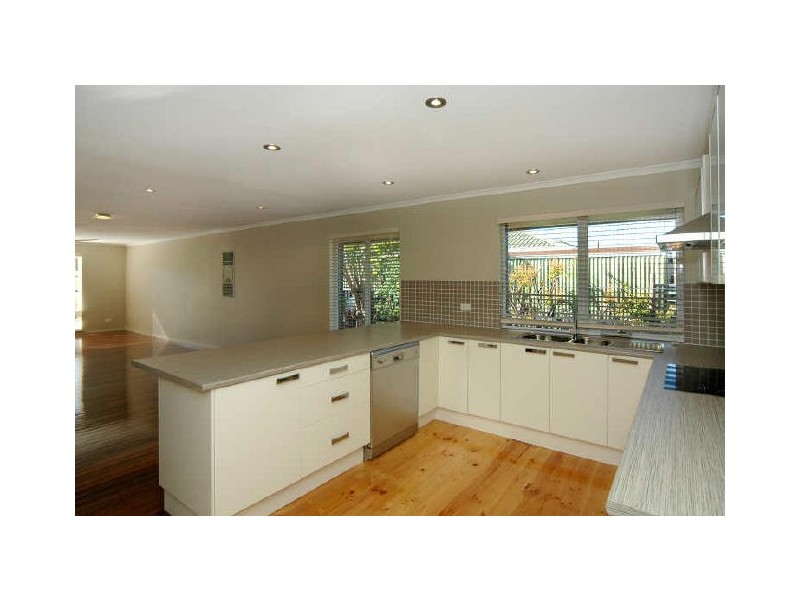 213 The Cove Road, Hallett Cove SA 5158