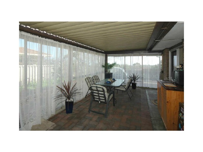 1 Gretel Crescent, Hallett Cove SA 5158