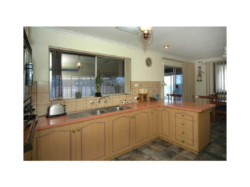 1 Gretel Crescent, Hallett Cove SA 5158