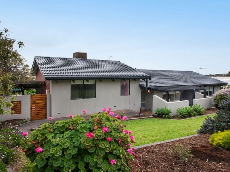 19 Madeline Crescent, Hallett Cove SA 5158
