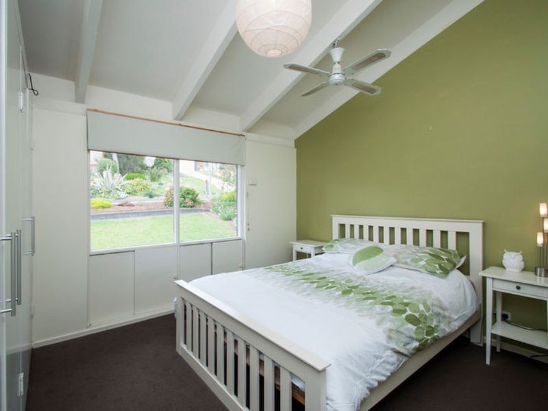 19 Madeline Crescent, Hallett Cove SA 5158